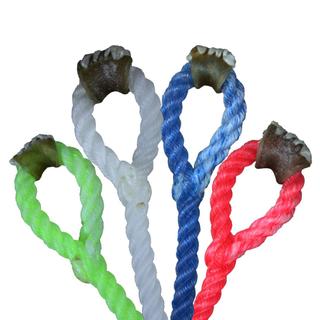 Detalhe das alças das Peias Strings HM em verde, branco, azul e vermelho